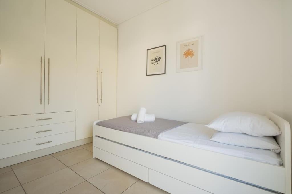 אתונה Bright & Elegant 2Bd Apt W/ View מראה חיצוני תמונה