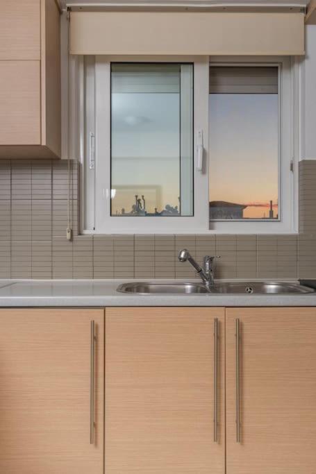 אתונה Bright & Elegant 2Bd Apt W/ View מראה חיצוני תמונה