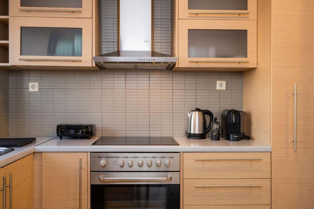 אתונה Bright & Elegant 2Bd Apt W/ View מראה חיצוני תמונה