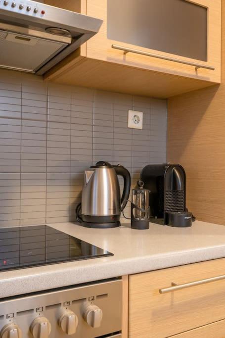 אתונה Bright & Elegant 2Bd Apt W/ View מראה חיצוני תמונה